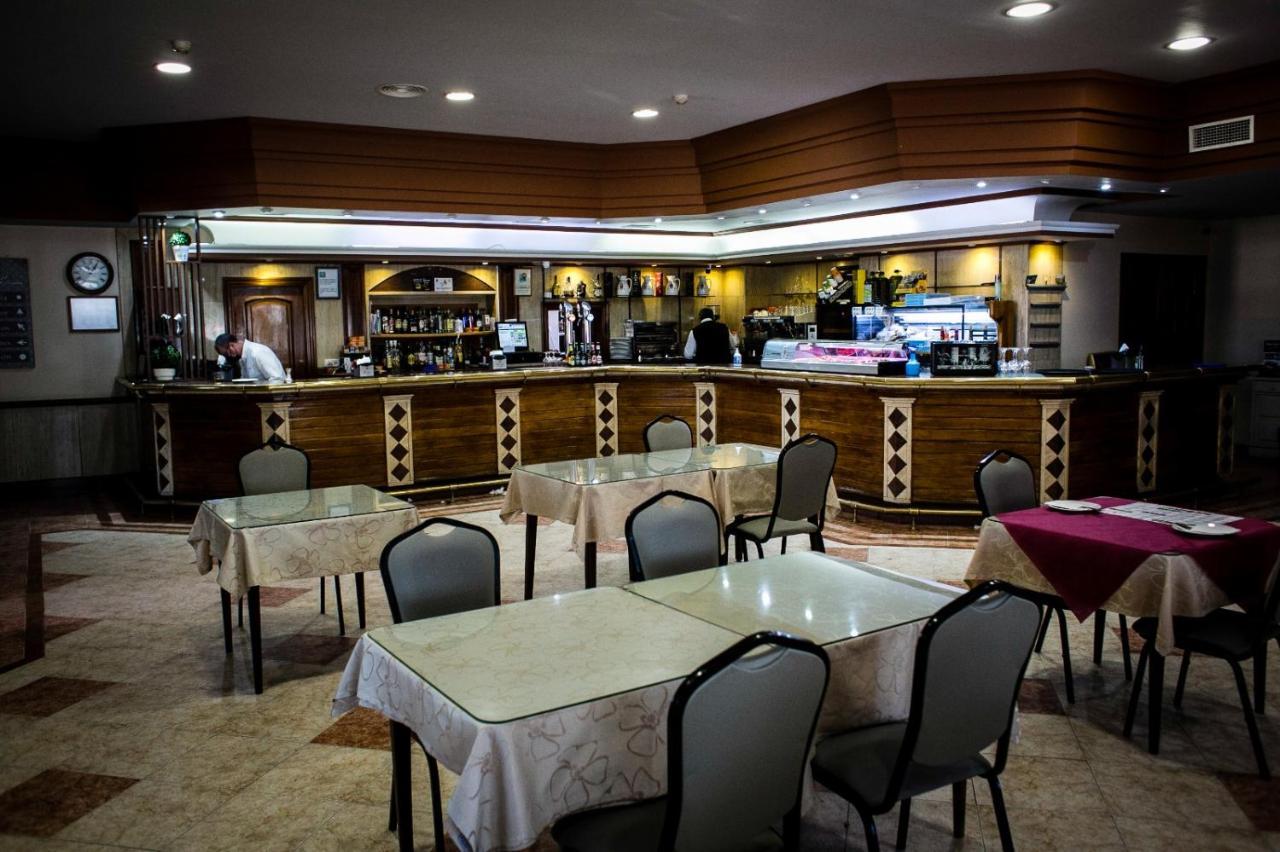 Hostal Restaurante El Paso Bailén Buitenkant foto
